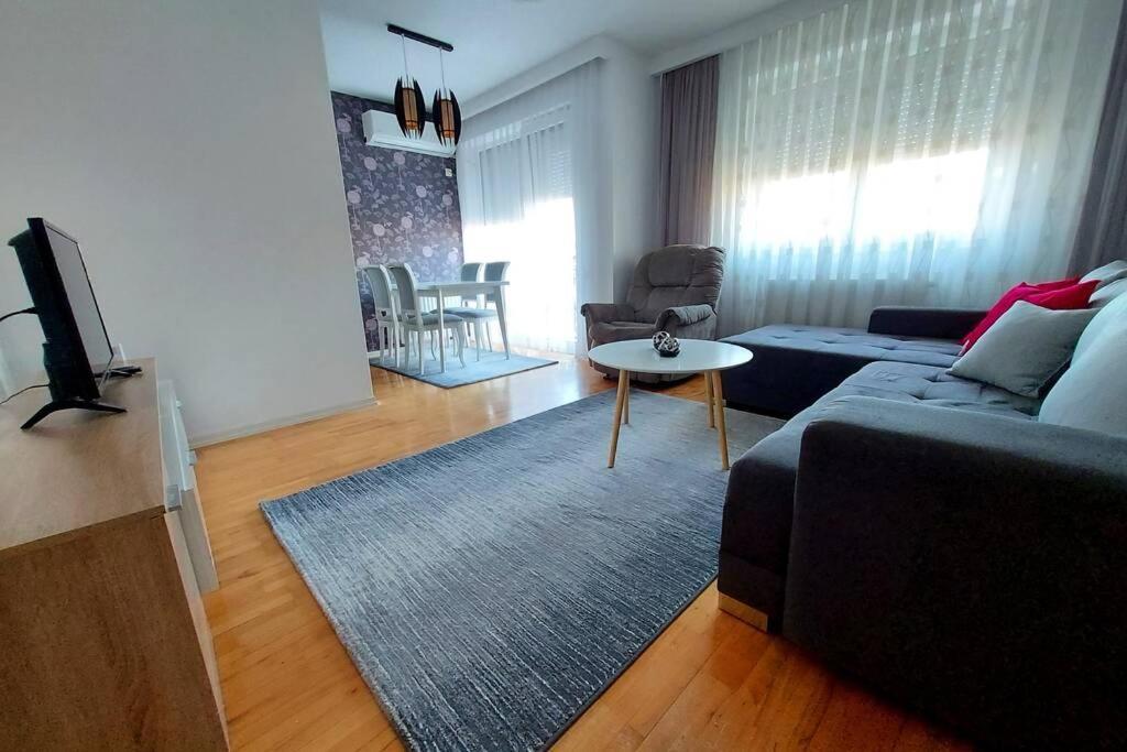 Apartment 13C Pristina Eksteriør billede